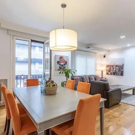 Espacioso Y Acogedor Junto Centro Azkuna *