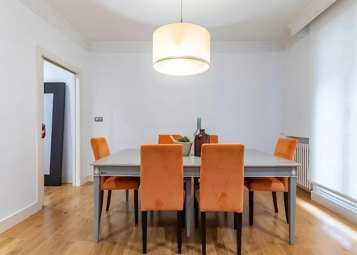 Espacioso Y Acogedor Junto Centro Azkuna